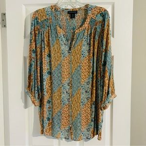 Pretty floral non-stretchy top